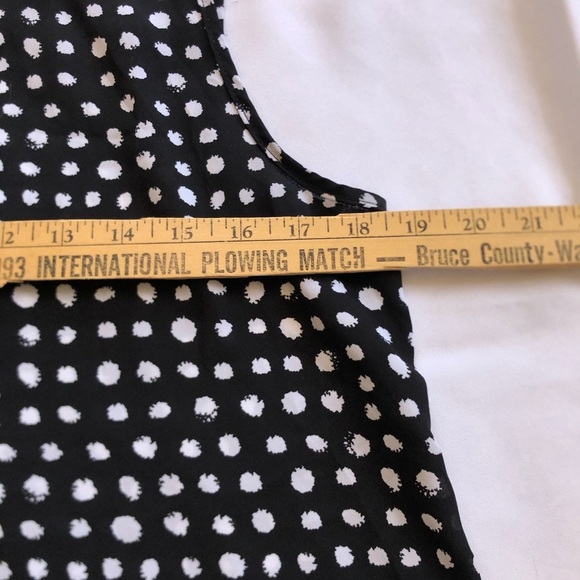 Sleeveless Black and White Polka Dot Top - Picture 7 of 9